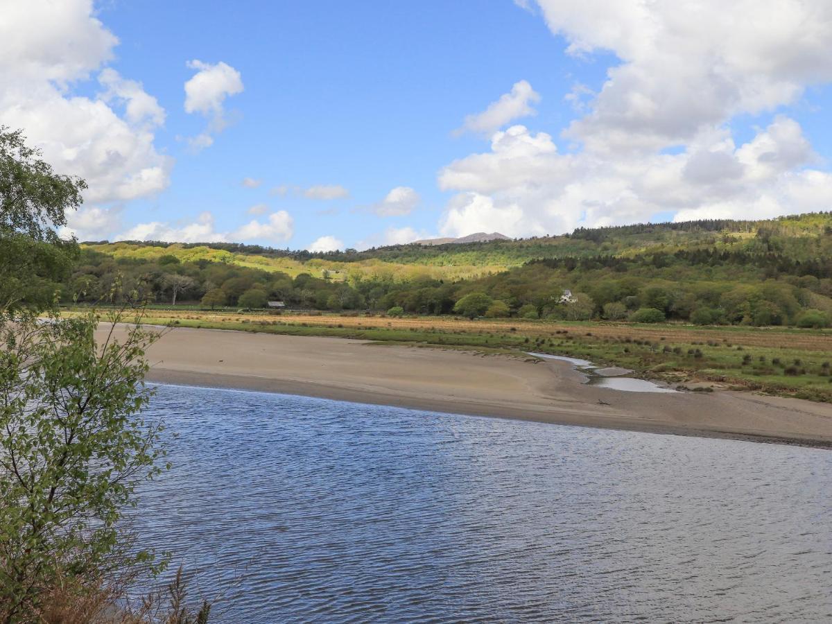 Cuddfan Holiday home *